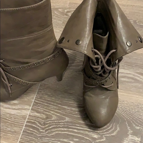 SPRING Heel Boots, size 38 (7) - Picture 2 of 6